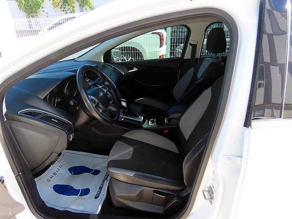 Ford Focus - Vista 5