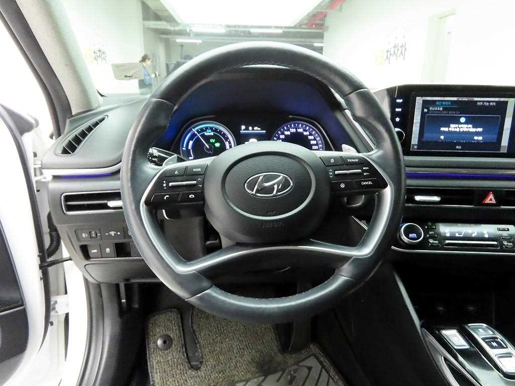 HYUNDAI Sonata - Vista 8