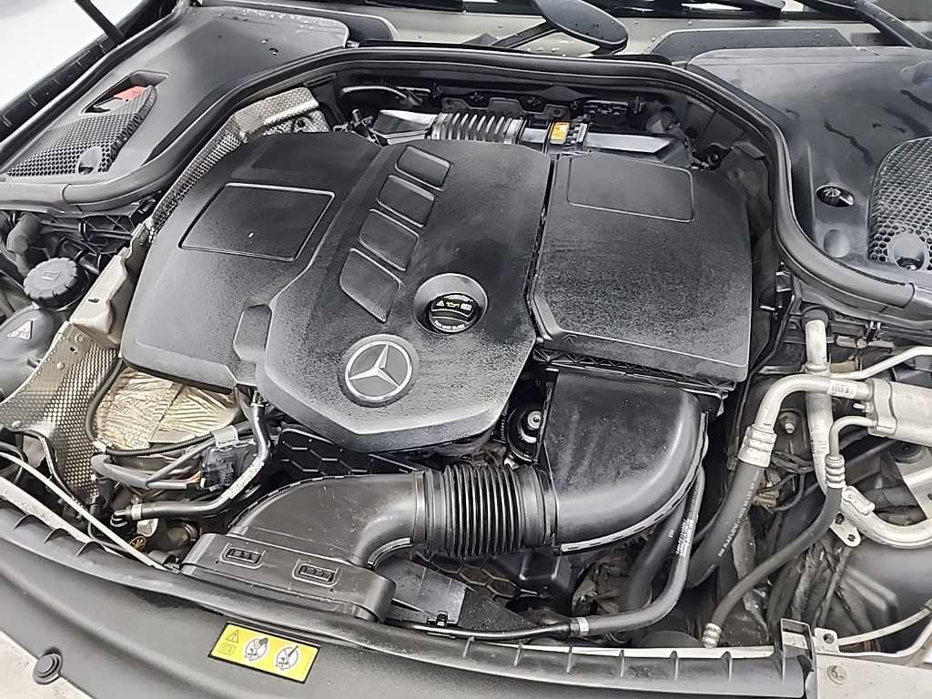 Mercedes Benz E class - Vista 5