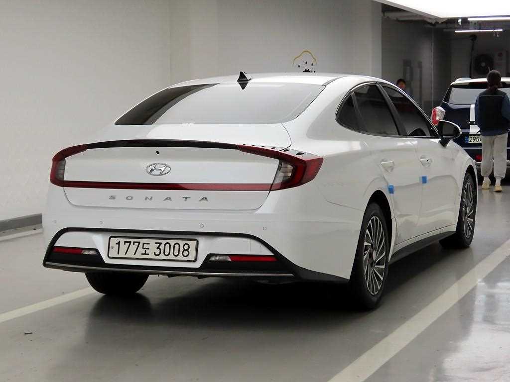 HYUNDAI Sonata - Vista 4