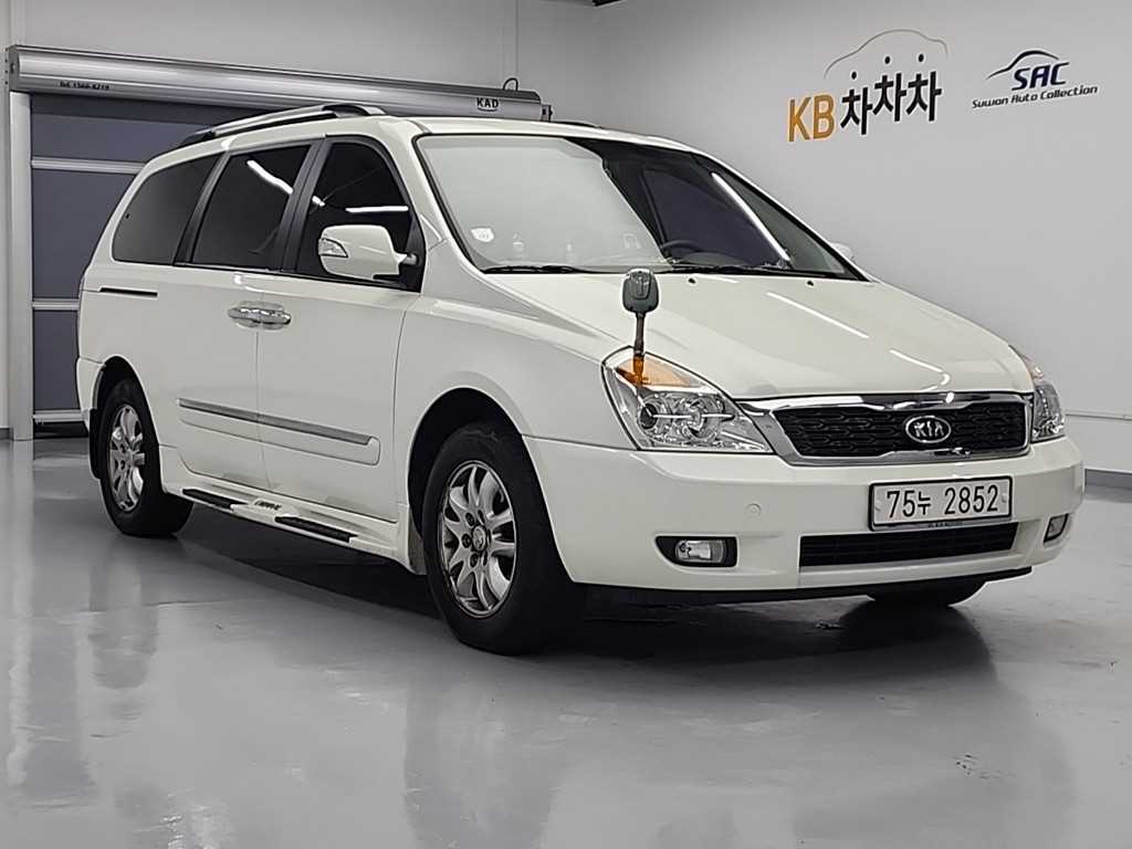 KIA Carnival - Vista 12