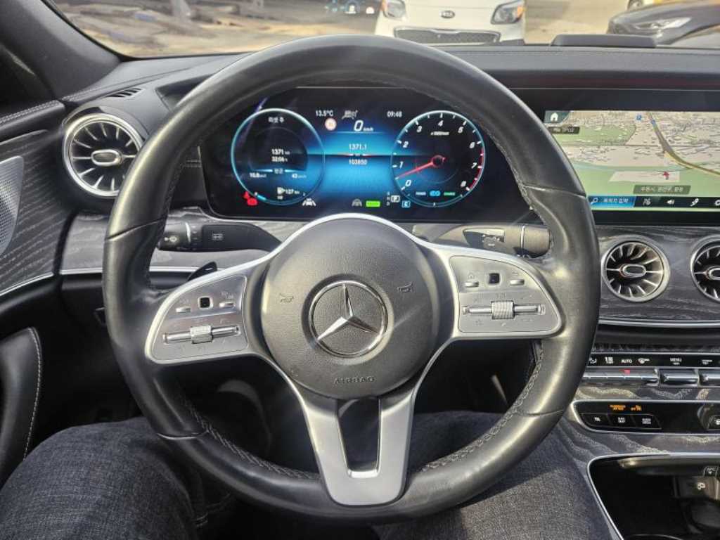 Mercedes Benz CLS Class - Vista 9