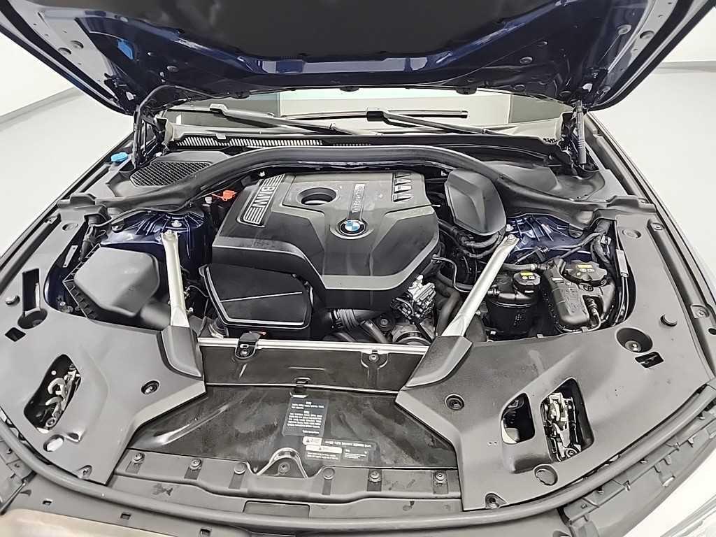 BMW 5 Series - Vista 5