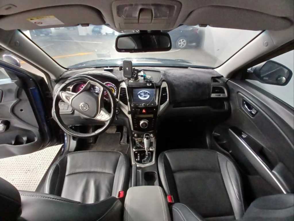 Ssangyong Tivoli - Vista 6