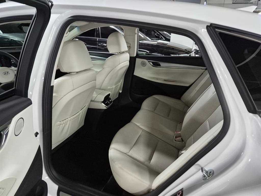 HYUNDAI Grandeur - Vista 9