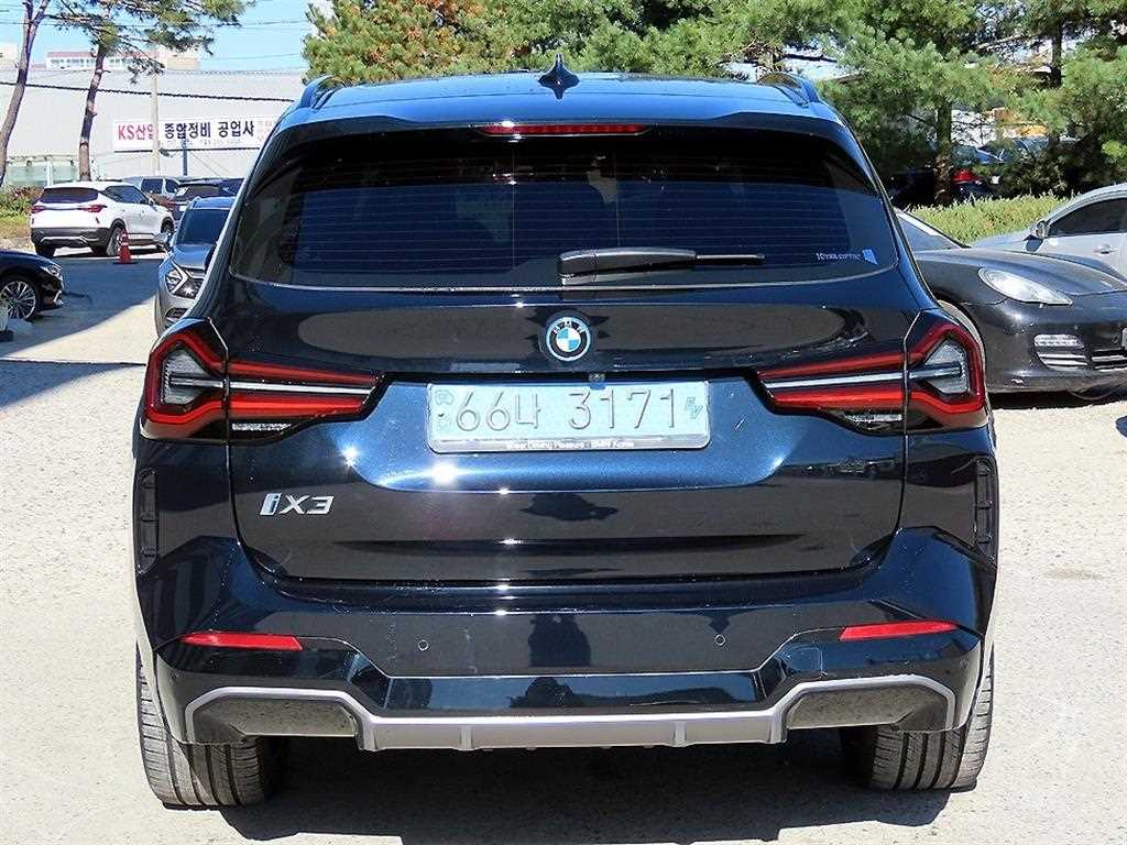 BMW iX3 - Vista 5
