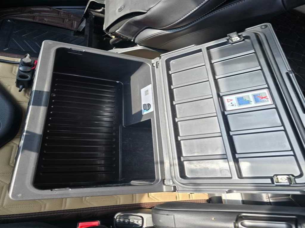 medium and large cargo truck - Vista 12