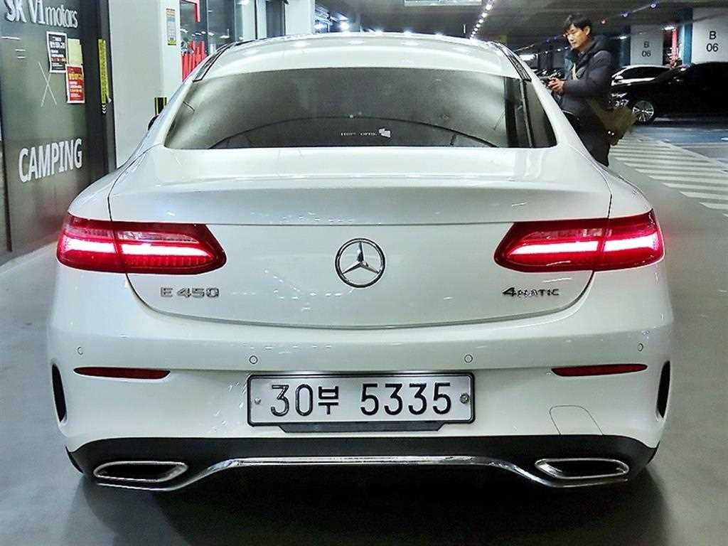 Mercedes Benz E class - Vista 5