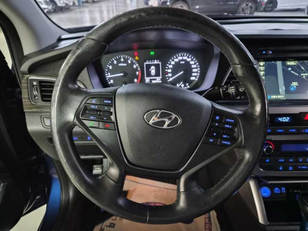 HYUNDAI Sonata - Vista 6