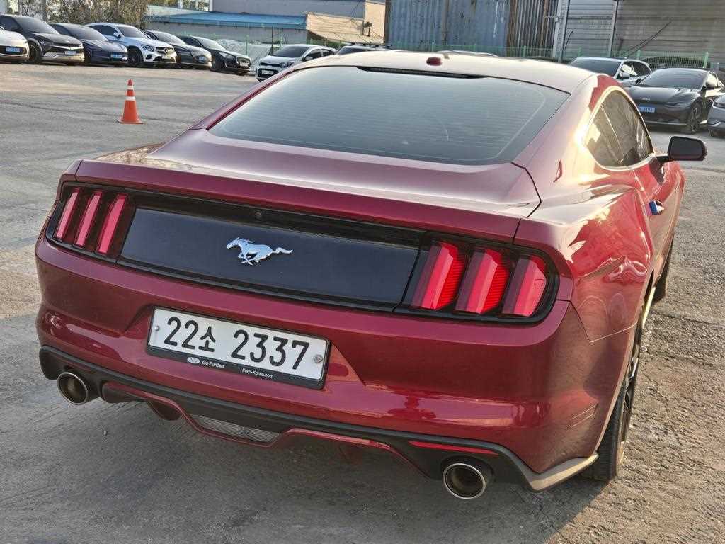 Ford Mustang - Vista 3