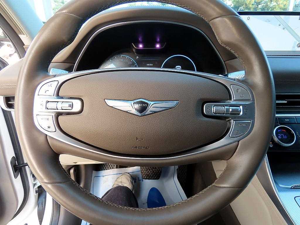 Genesis GV80 - Vista 8