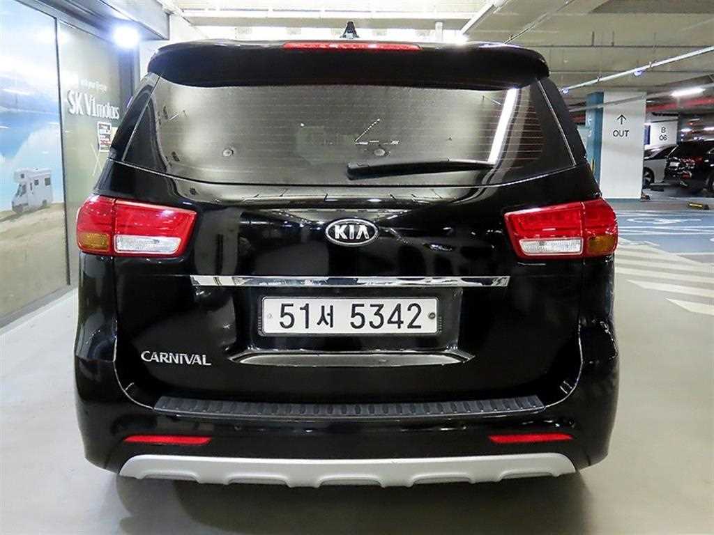 KIA Carnival - Vista 5