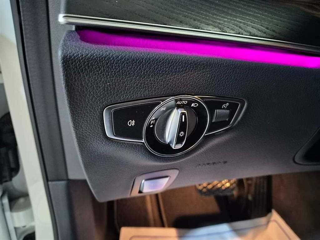 Mercedes Benz E class - Vista 12