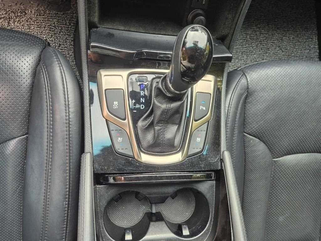 HYUNDAI Grandeur - Vista 8