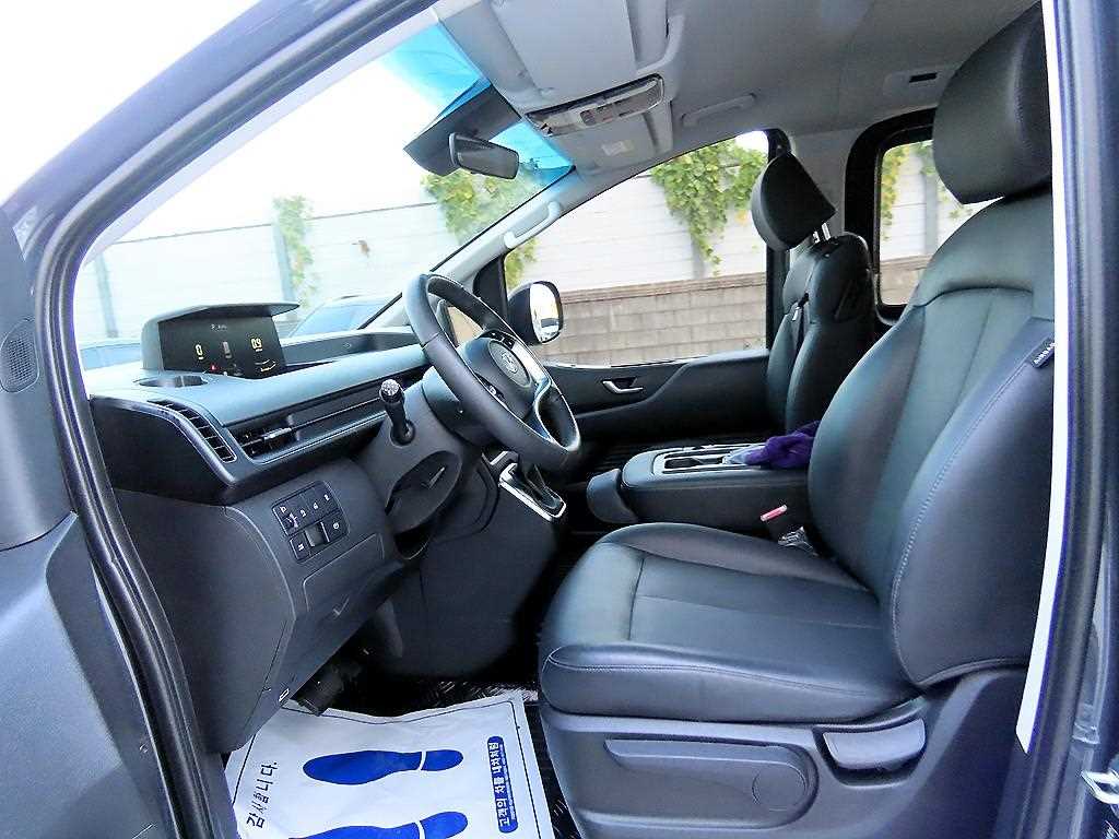 HYUNDAI Staria - Vista 5