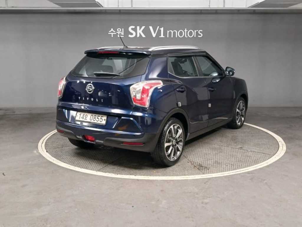 Ssangyong Tivoli - Vista 4