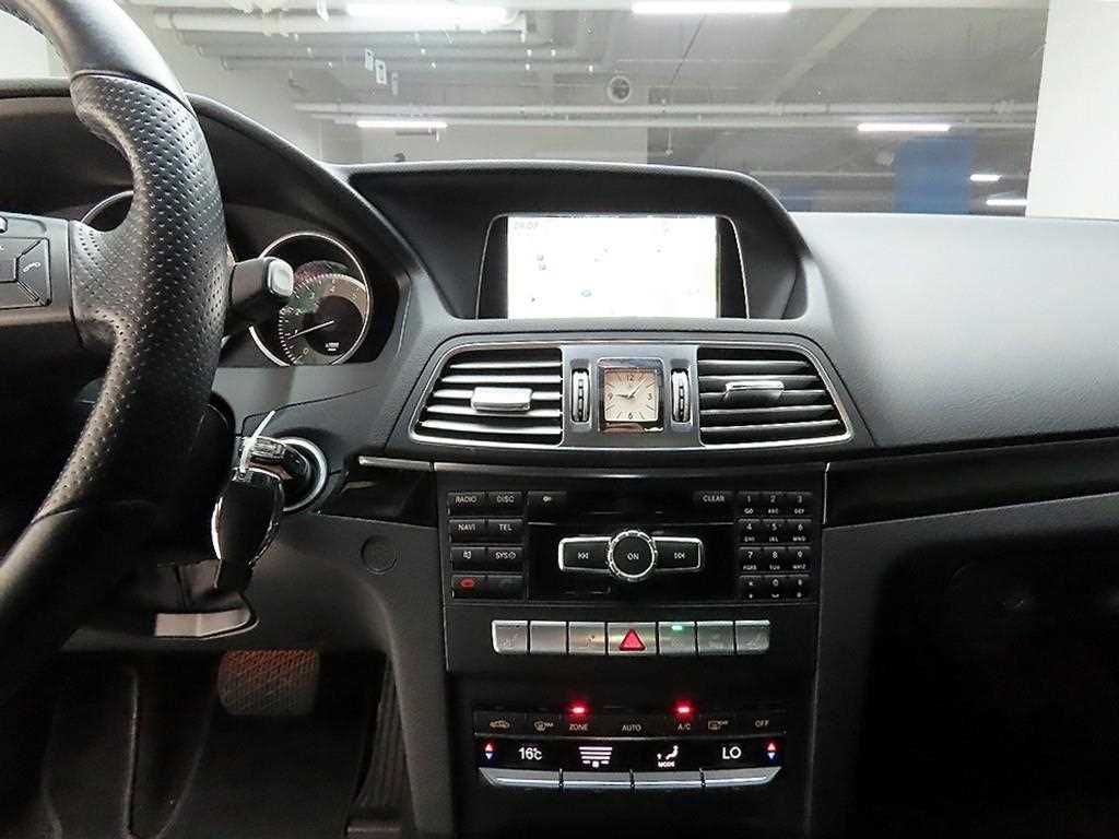 Mercedes Benz E class - Vista 8