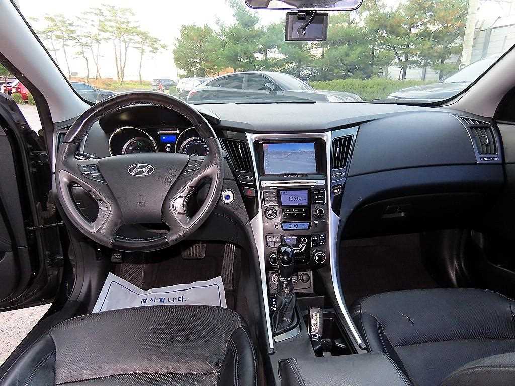 HYUNDAI Sonata - Vista 7