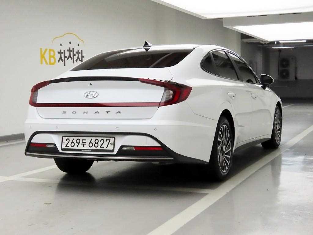 HYUNDAI Sonata - Vista 4