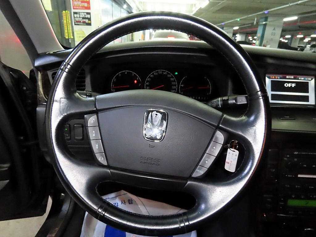 HYUNDAI Equus - Vista 8