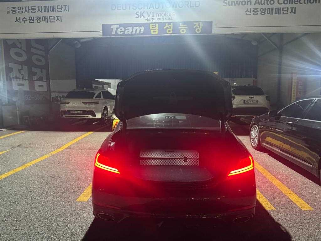 Genesis G70 - Vista 5