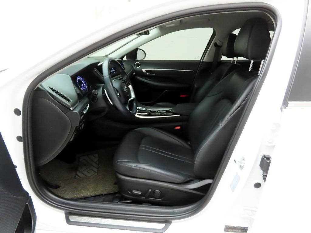 HYUNDAI Sonata - Vista 12