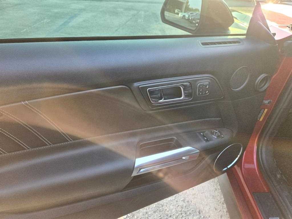 Ford Mustang - Vista 6