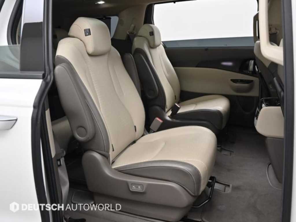 KIA Carnival - Vista 10