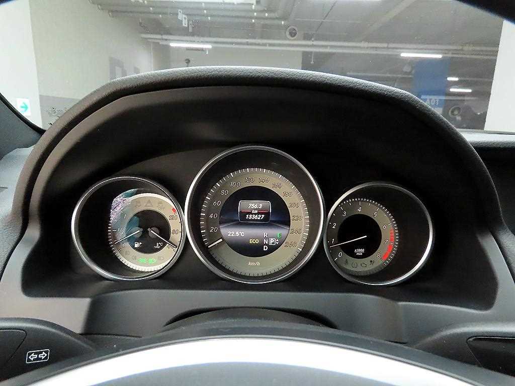 Mercedes Benz E class - Vista 6