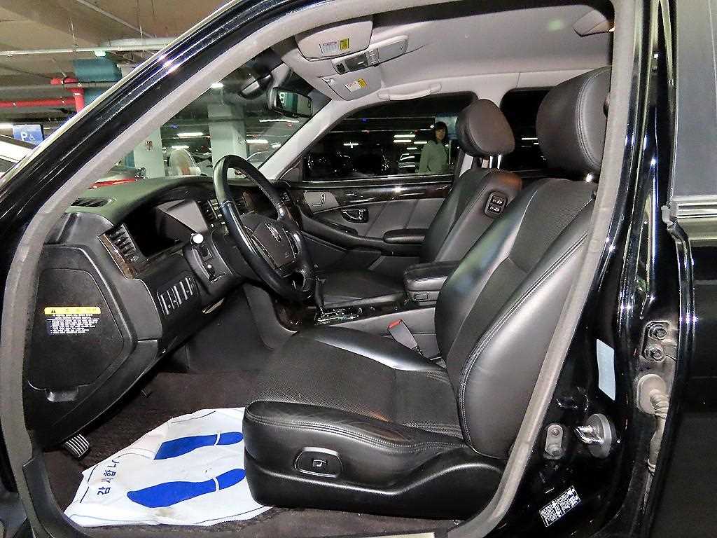 HYUNDAI Equus - Vista 6