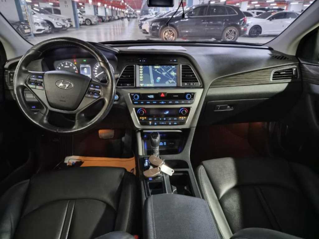 HYUNDAI Sonata - Vista 7