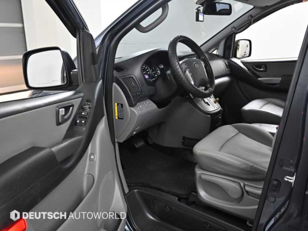 HYUNDAI Starex - Vista 11