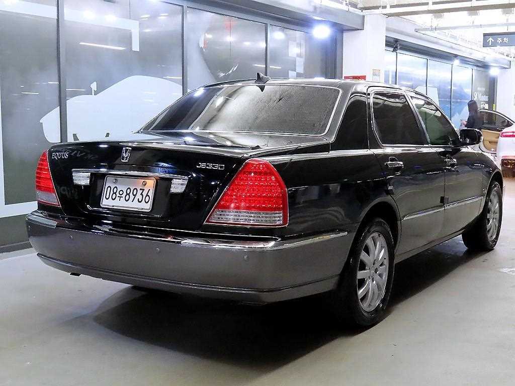 HYUNDAI Equus - Vista 4