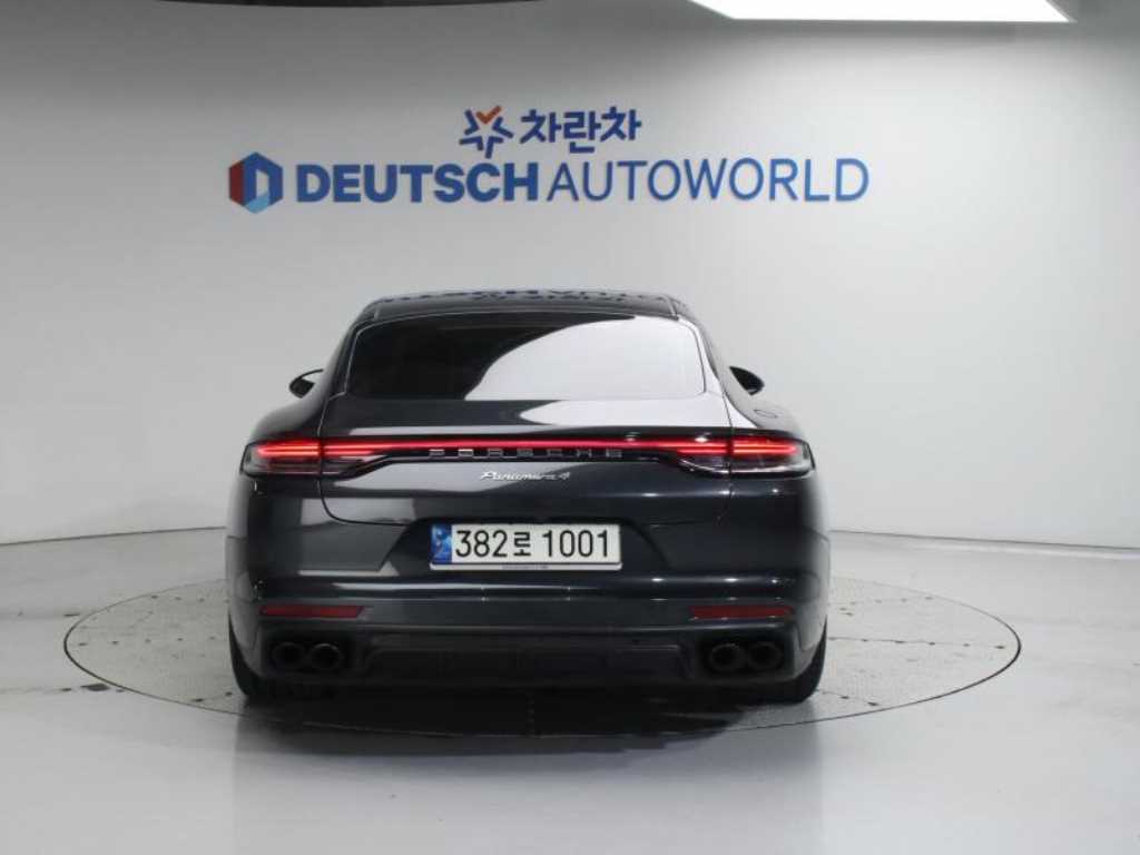 Porsche Panamera - Vista 4