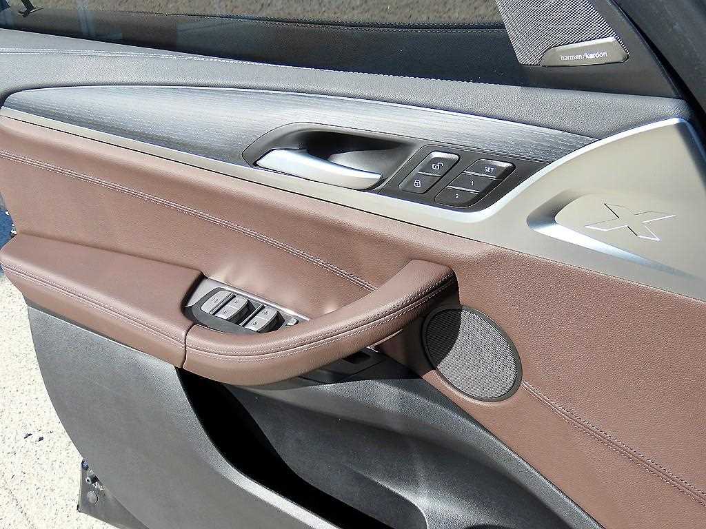 BMW iX3 2023 Negro - Importación desde Corea - HF Imports Iquique - Foto 13