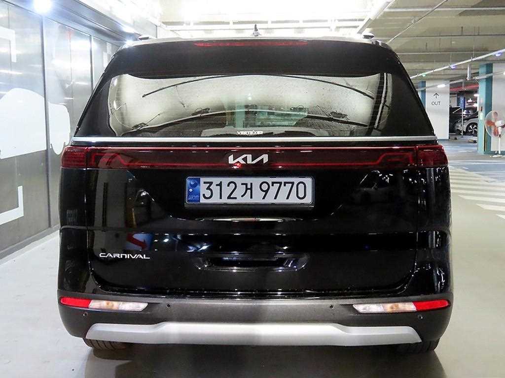 KIA Carnival - Vista 5