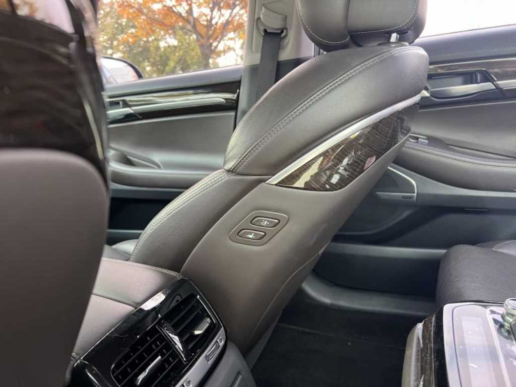 Genesis EQ900 - Vista 12