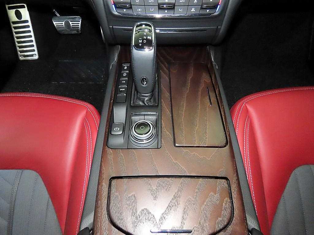 Maserati Ghibli - Vista 12