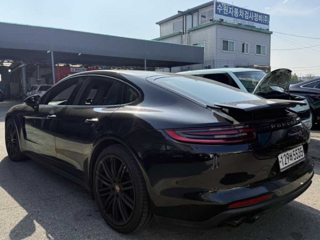 Porsche Panamera - Vista 2