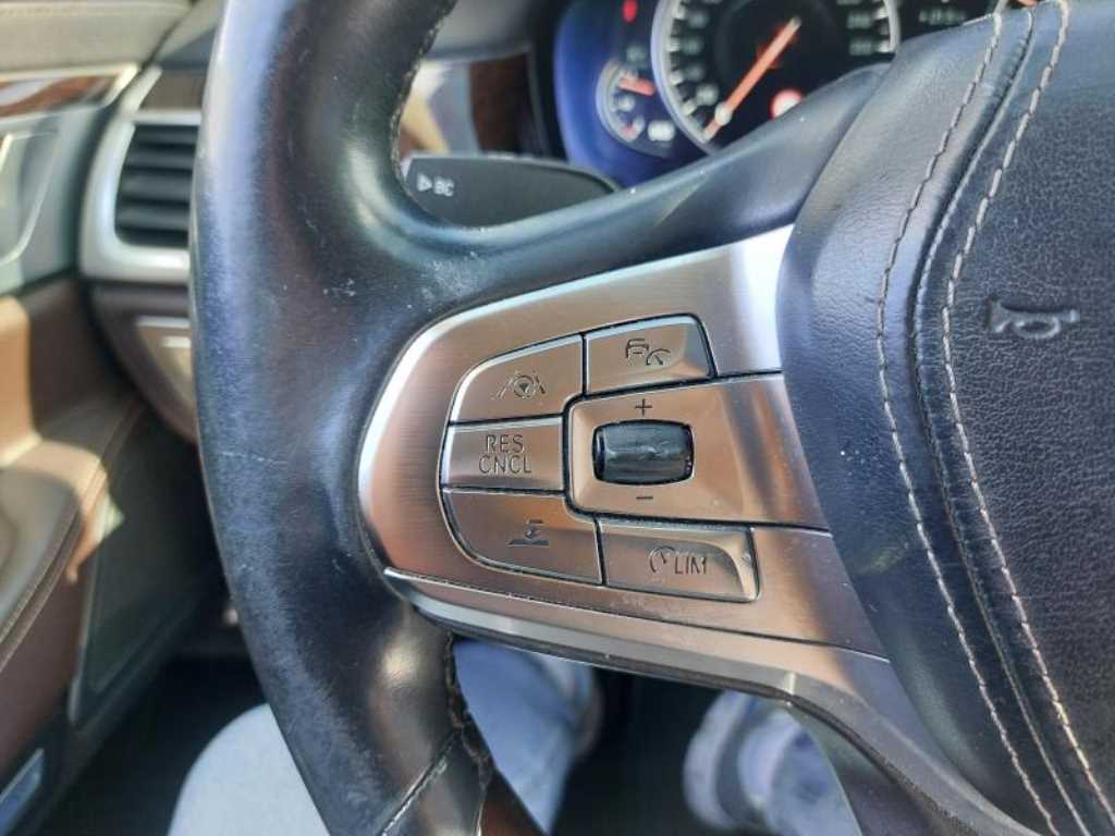 BMW 7 Series - Vista 10