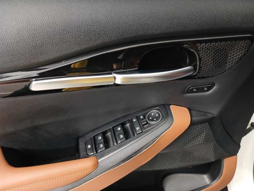 KIA Seltos - Vista 9