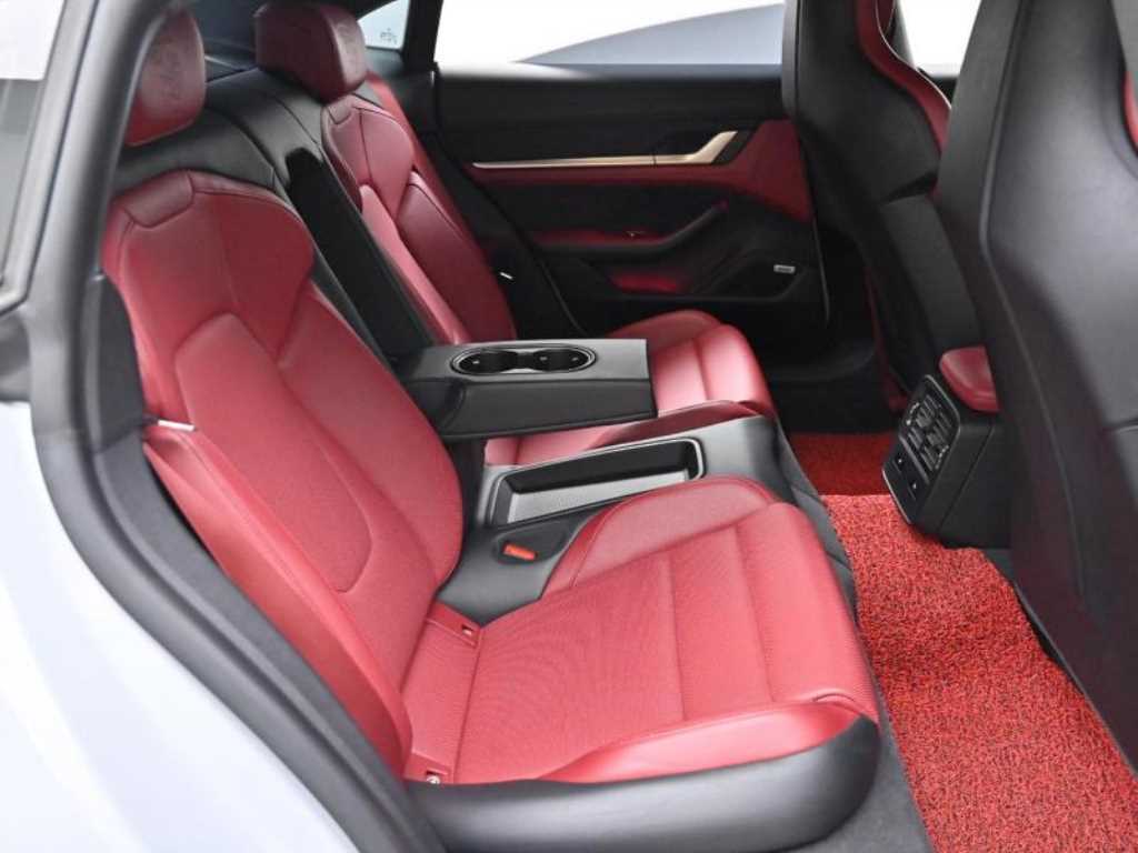 Porsche Taycan - Vista 12