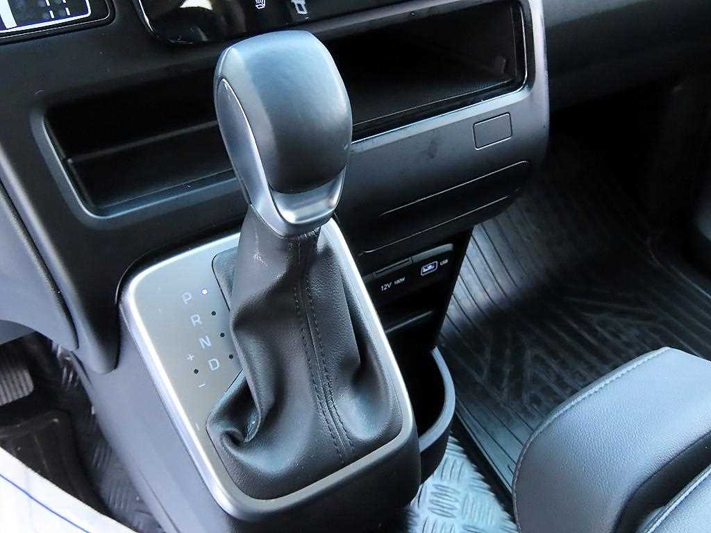 HYUNDAI Staria - Vista 12