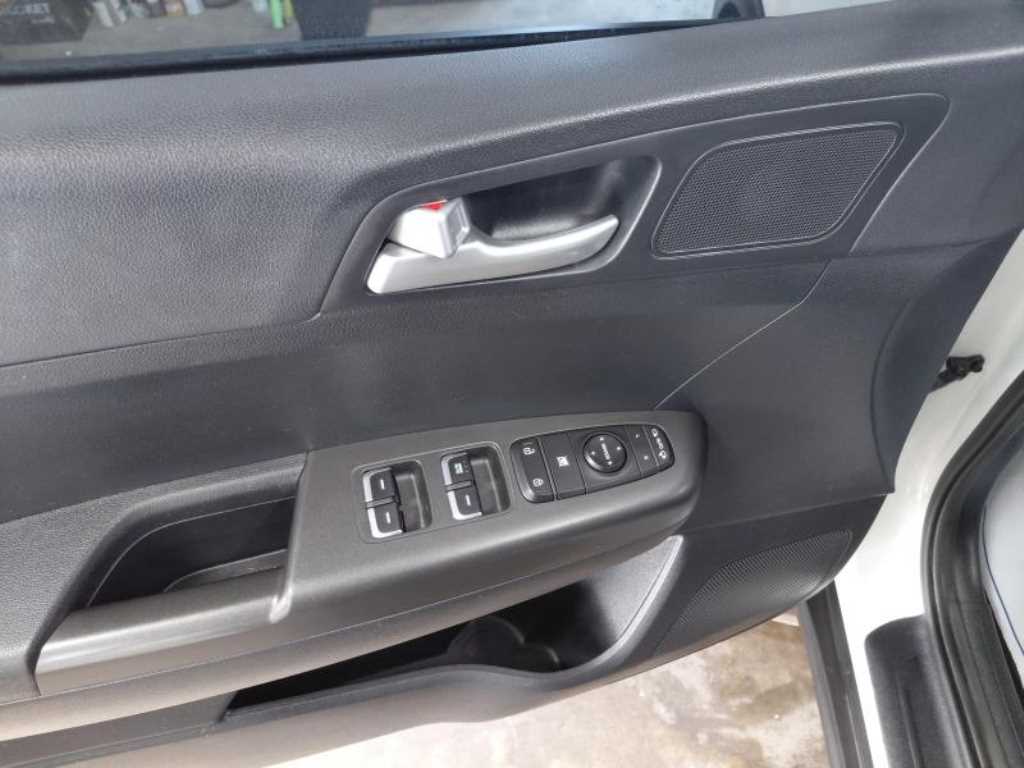 KIA Sportage - Vista 11