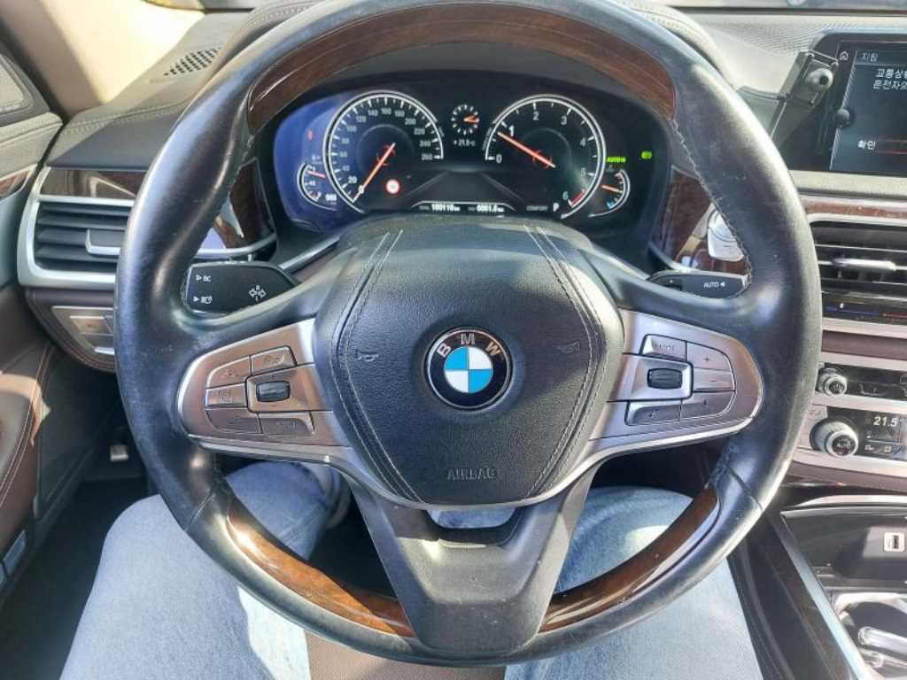 BMW 7 Series - Vista 11