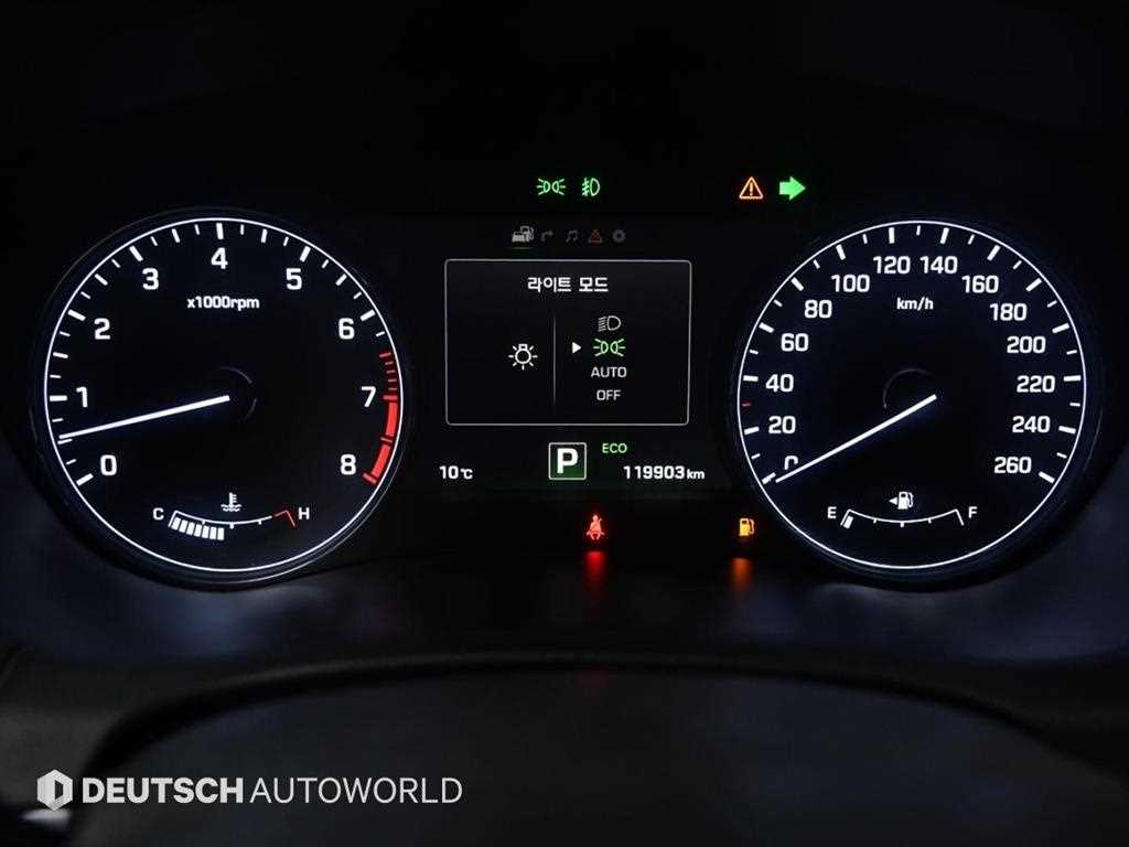 HYUNDAI Genesis - Vista 8