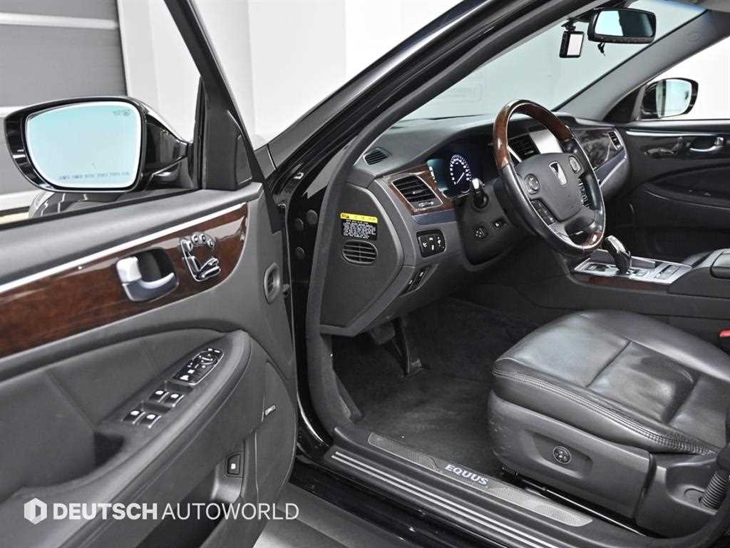 HYUNDAI Equus - Vista 11