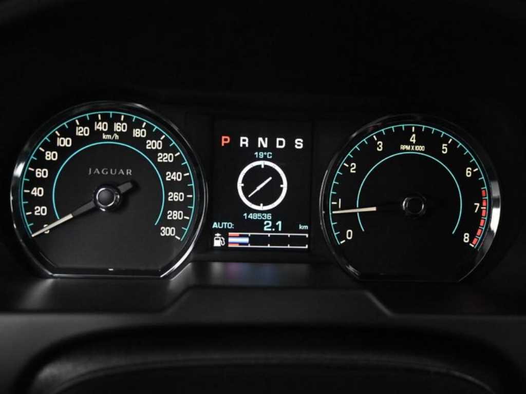Jaguar XF - Vista 8