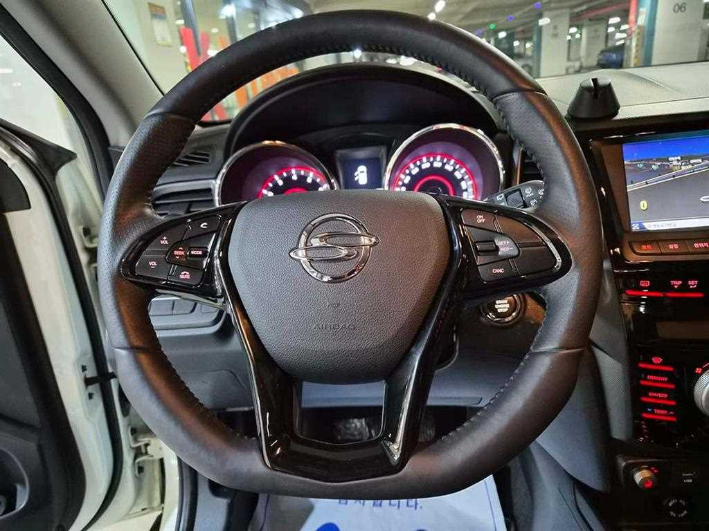 Ssangyong Tivoli - Vista 9