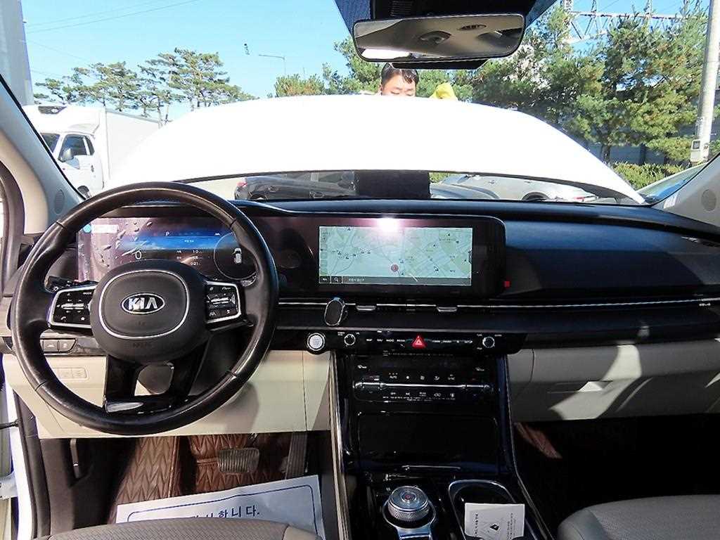 KIA Carnival - Vista 8